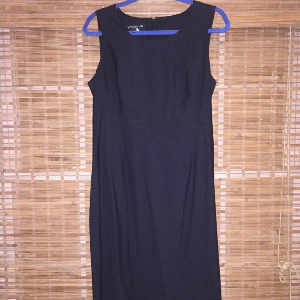 Black sleeveless midi dress